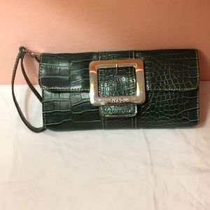 NY&CO green wrist clutch bag